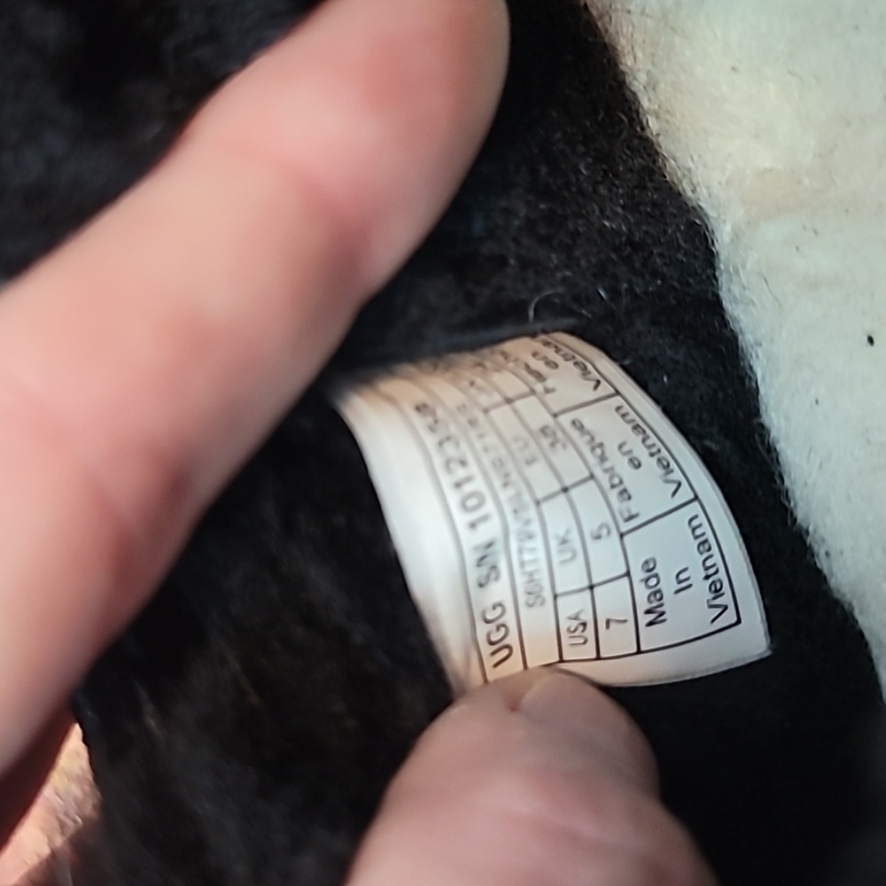 UGG McKay Boots - Picture 15 of 16